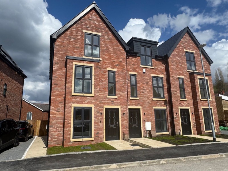 Church Mead, Gee Cross, SK14