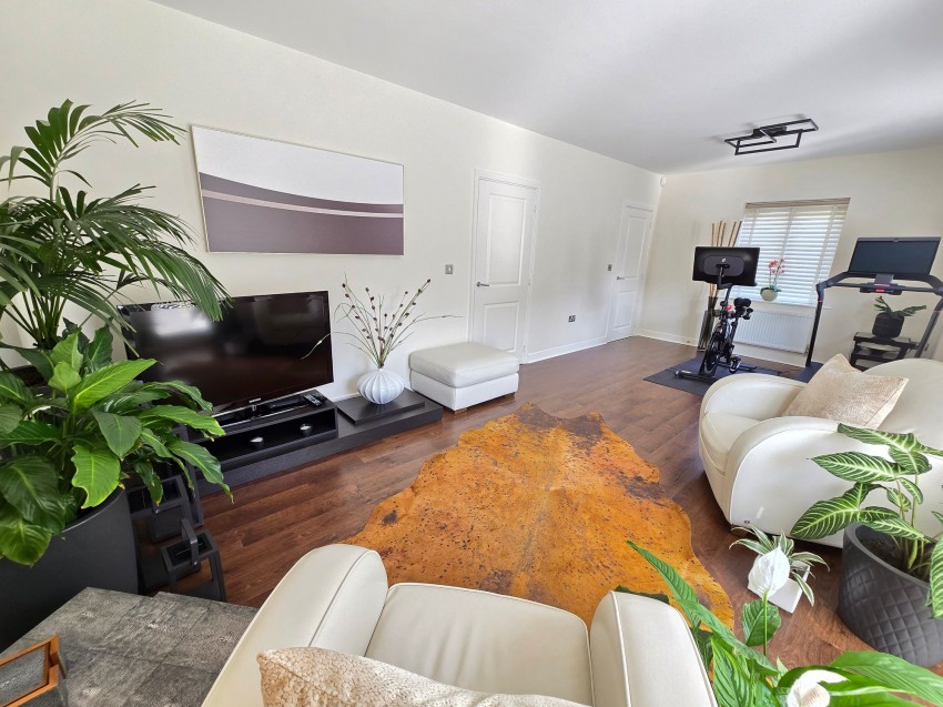 Images for Avensbeck, West Timperley, WA14