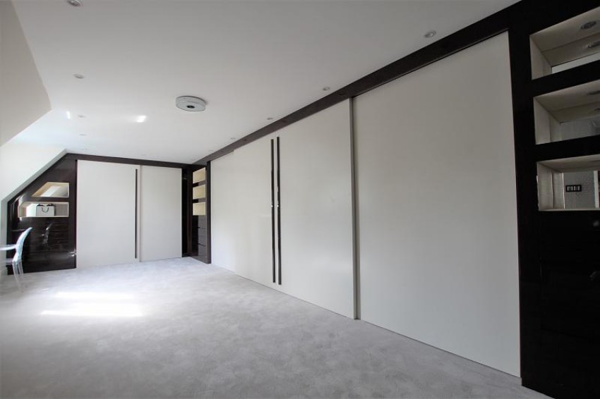 Images for Broad Lane, Hale