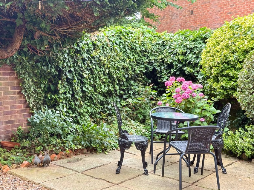Images for Gordon Avenue, Sale, M33