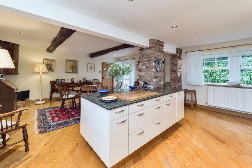 Images for Broadway, Hale, WA15