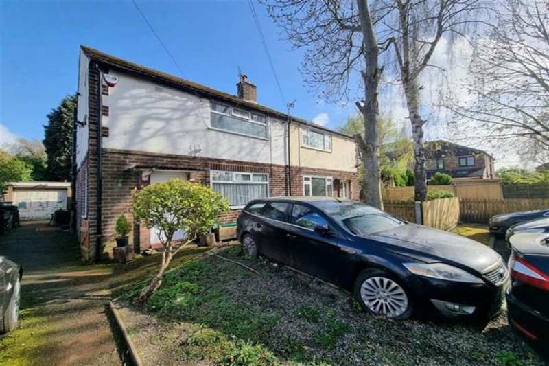 Peover Avenue, Sale, M33