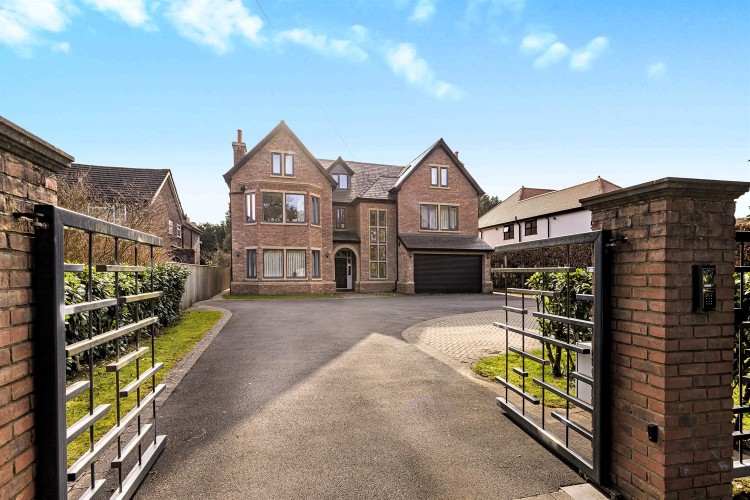 6 Bedroom Detached For Sale In Hale Road Hale Barns Gascoigne