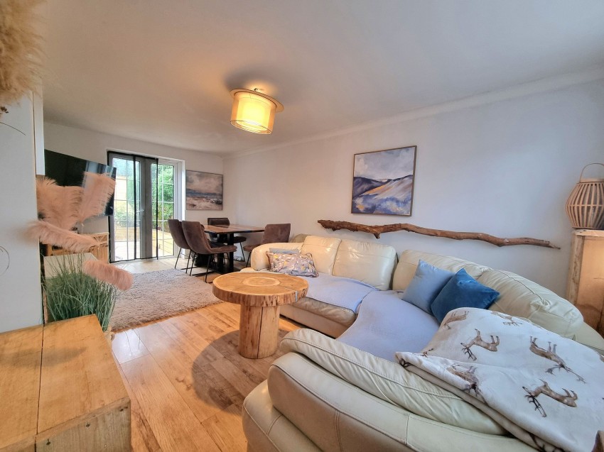 Images for Mere Close, Sale, M33