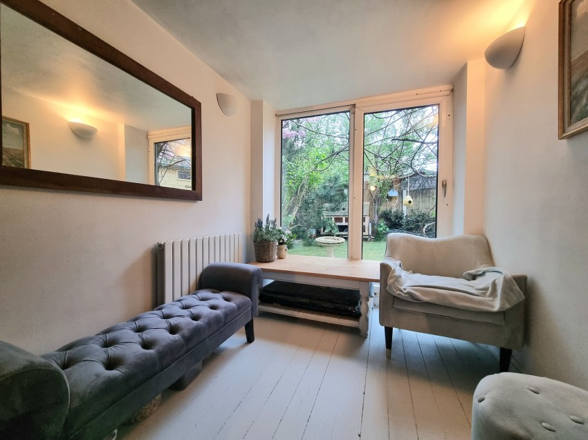 Images for Mere Close, Sale, M33