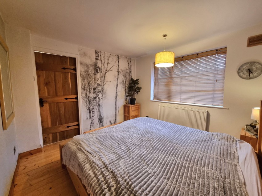 Images for Mere Close, Sale, M33