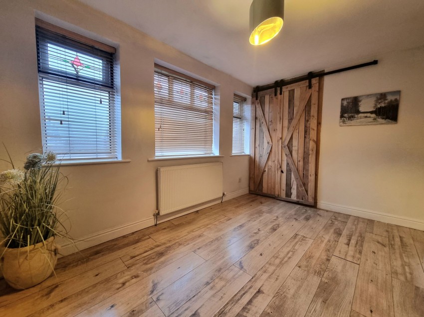 Images for Mere Close, Sale, M33