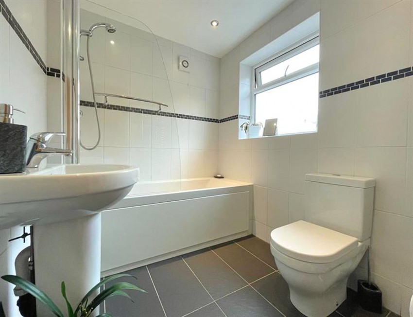 Images for Rydal Avenue, Sale, M33