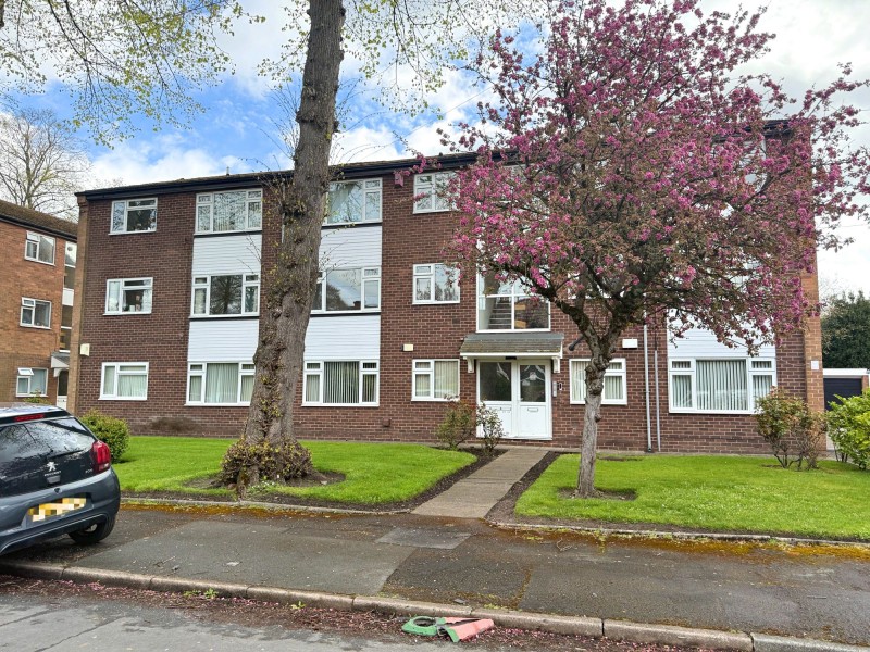 Rookfield Avenue, Sale, M33