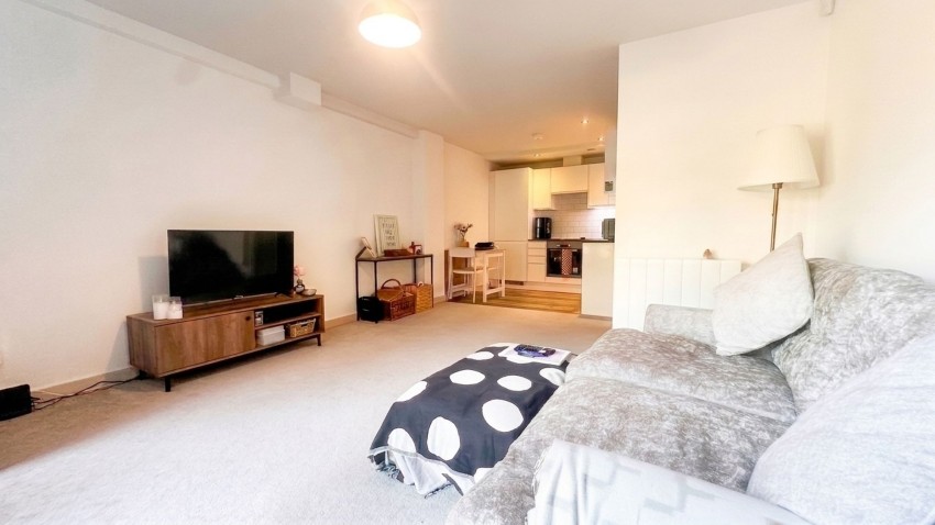 Images for First Avenue, Poynton, SK12