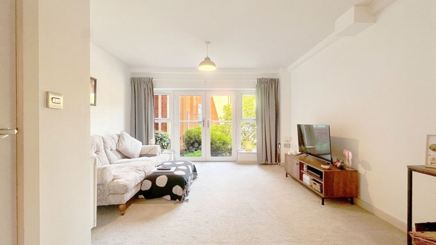 Images for First Avenue, Poynton, SK12