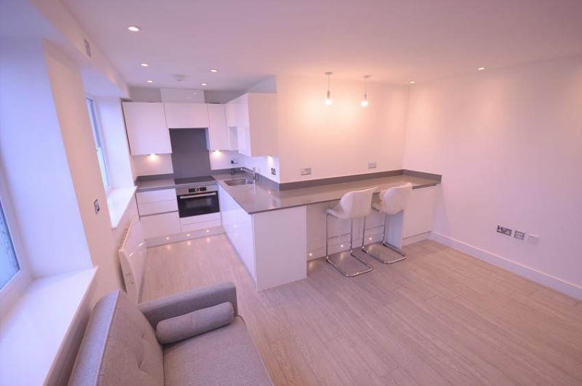 Images for London Road South, Poynton
