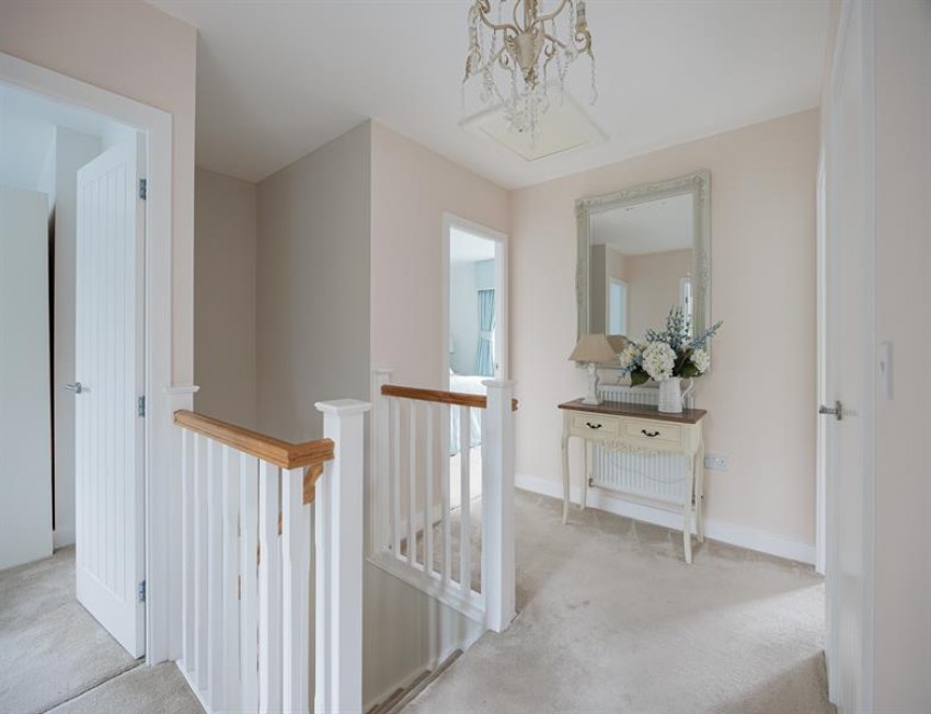 Images for Head of cul de sac location and private landscaped garden in Thistle Close