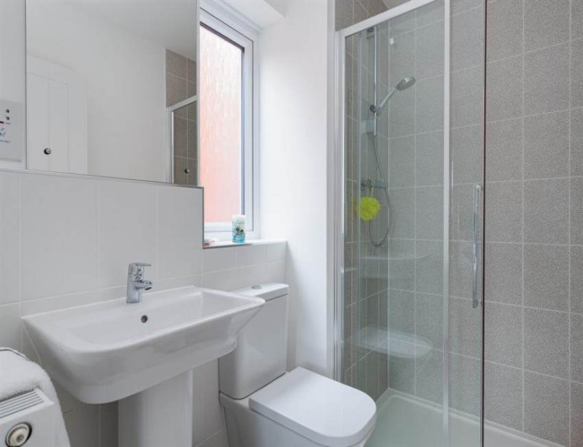 Images for Head of cul de sac location and private landscaped garden in Thistle Close