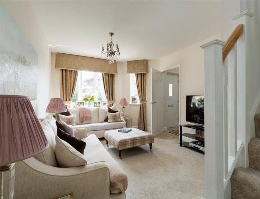 Images for Head of cul de sac location and private landscaped garden in Thistle Close