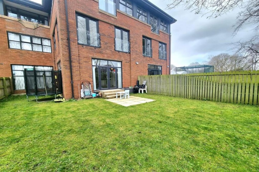 Images for Dane Road, Metro House, M33