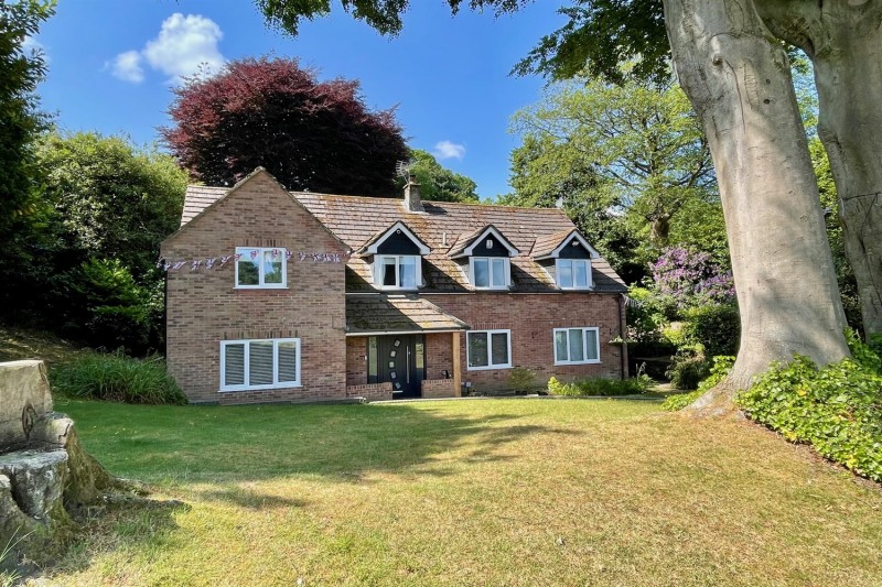 Warren Court, Frodsham