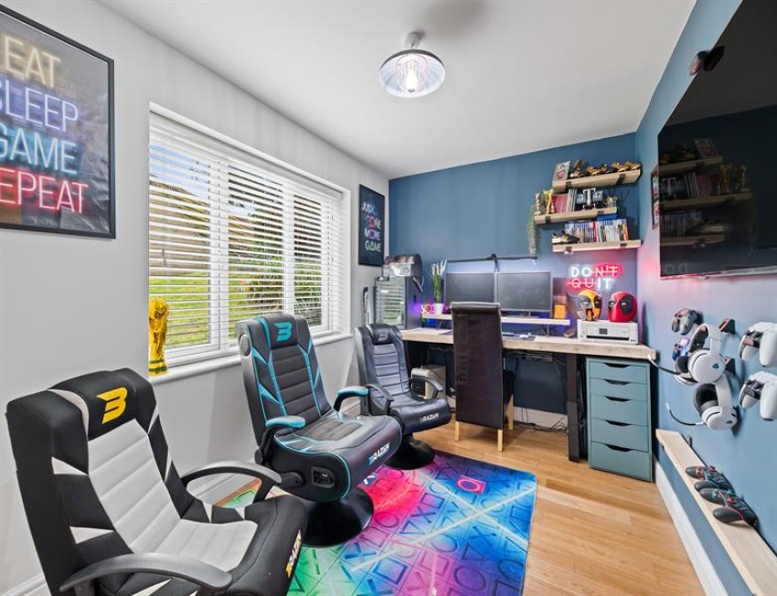 Images for Warren Court, Frodsham