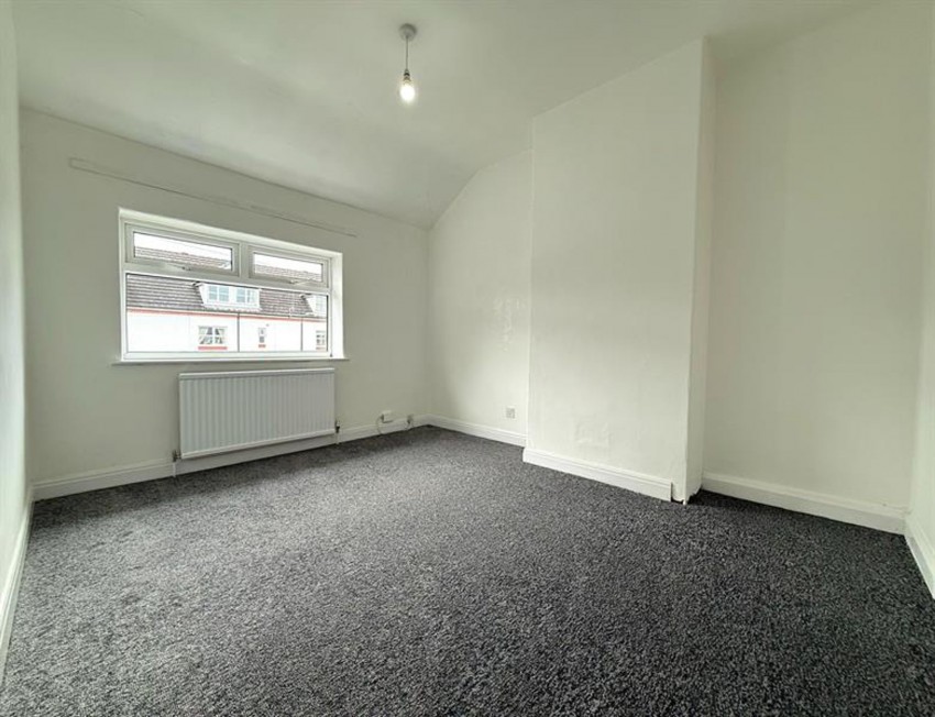 Images for Greenbank Road, Sale, M33