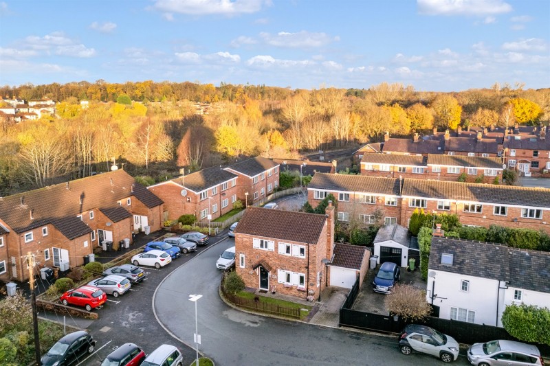 Ella Grove, Knutsford