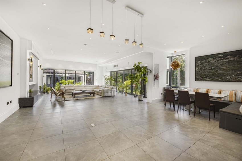 Images for South Road, Hale, WA14
