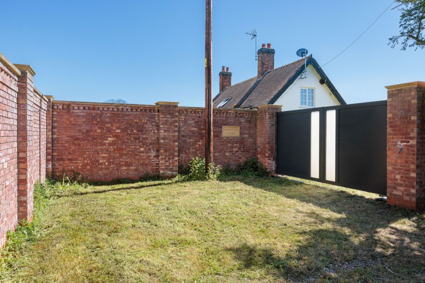 Images for Whitchurch Road, Spurstow, CW6