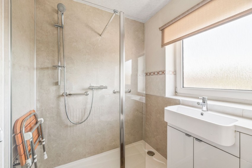 Images for Hawthorne Road, Frodsham, WA6