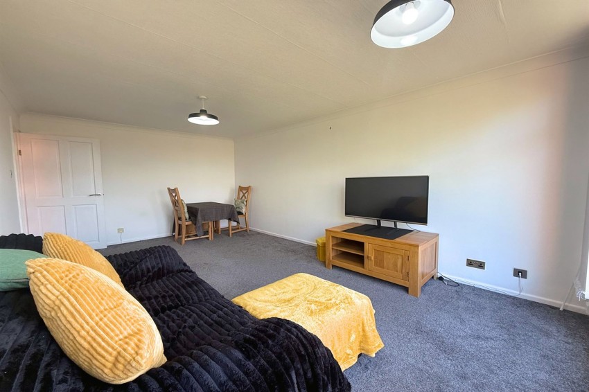 Images for The Avenue, Moss Manor, M33