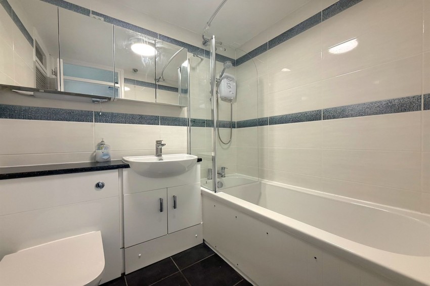 Images for The Avenue, Moss Manor, M33