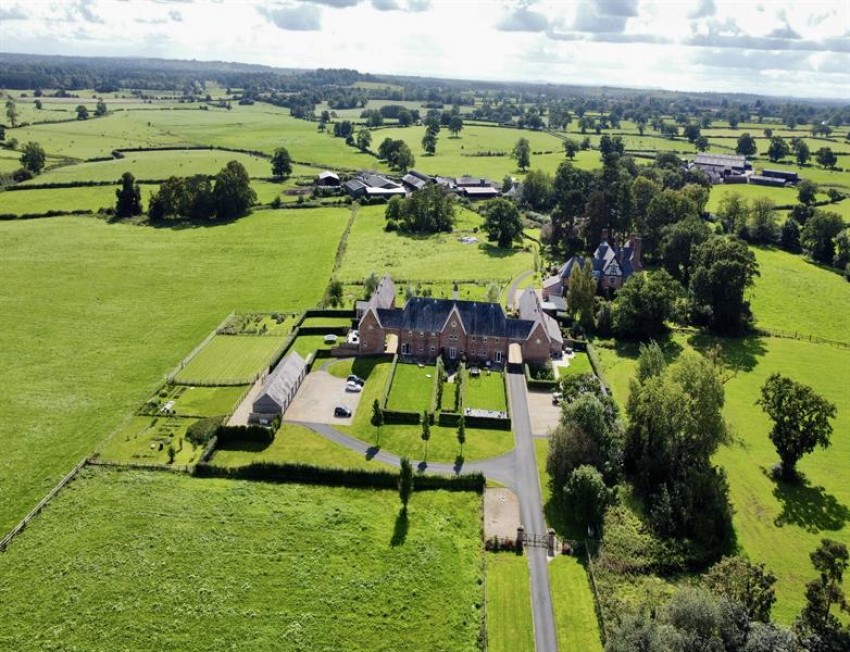 Images for Bulkeley Grange Barns, Bulkeley