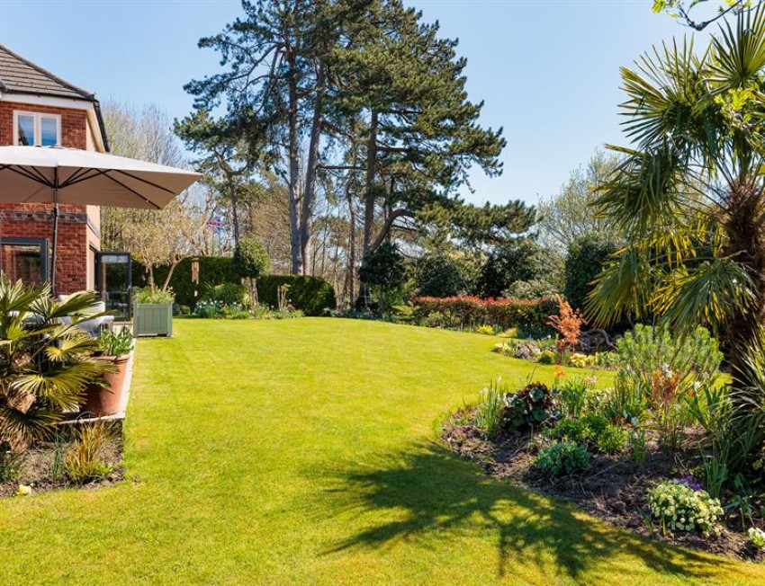 Images for Excellent views and impeccable contemporary accommodation in Mouldsworth village