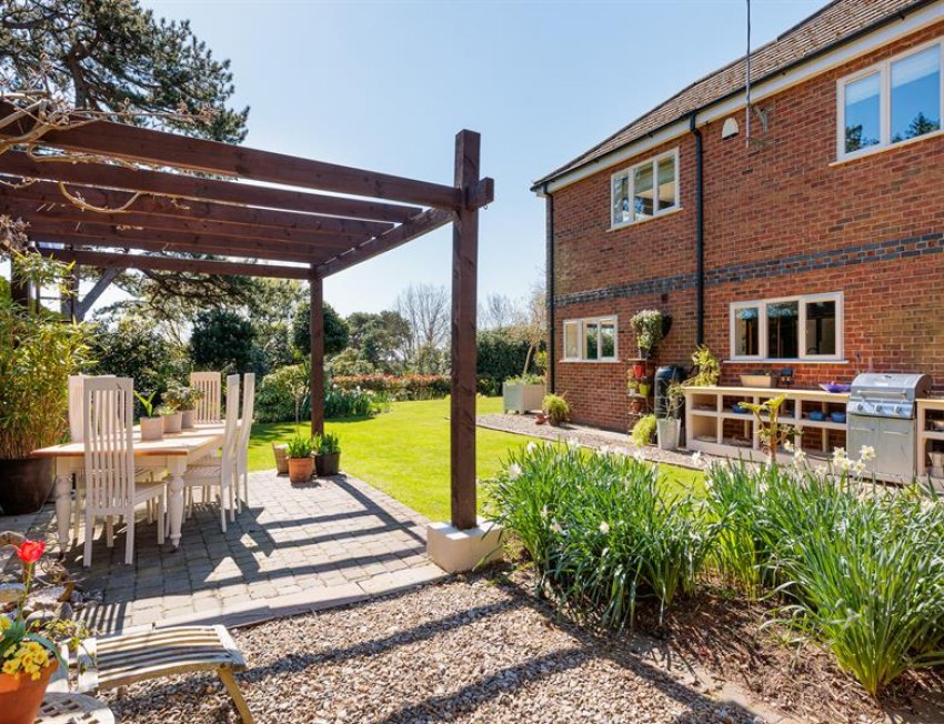 Images for Excellent views and impeccable contemporary accommodation in Mouldsworth village
