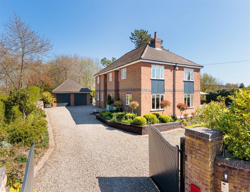 Images for Excellent views and impeccable contemporary accommodation in Mouldsworth village