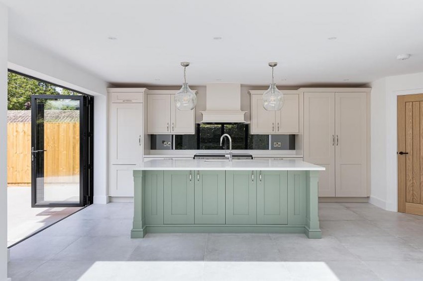 Images for Whitchurch Road, Bunbury Heath