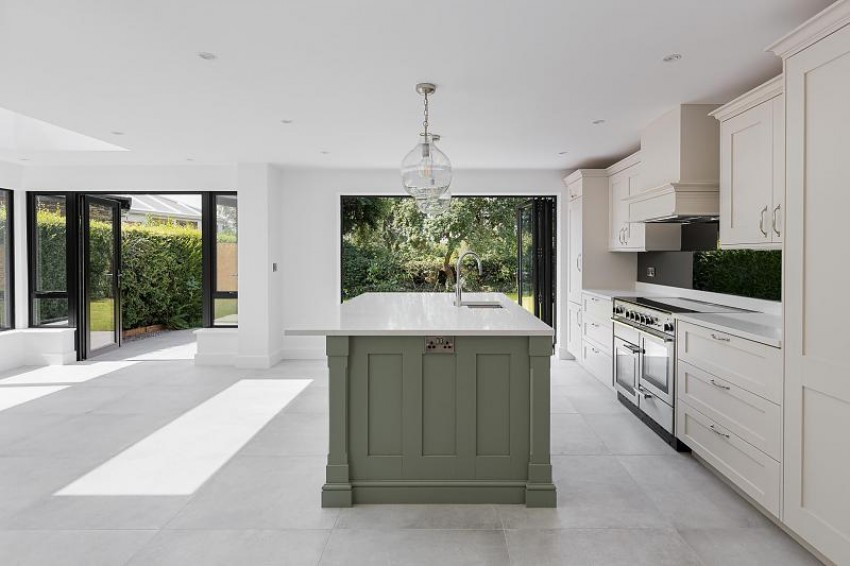 Images for Whitchurch Road, Bunbury Heath