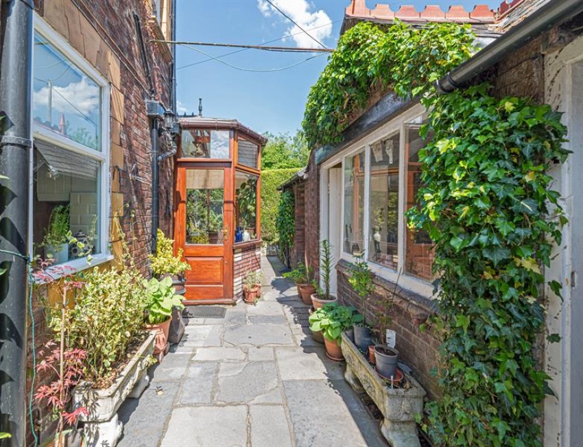 Images for Vicarage Lane, Helsby, Frodsham