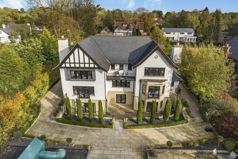 Chapel Lane, Hale Barns