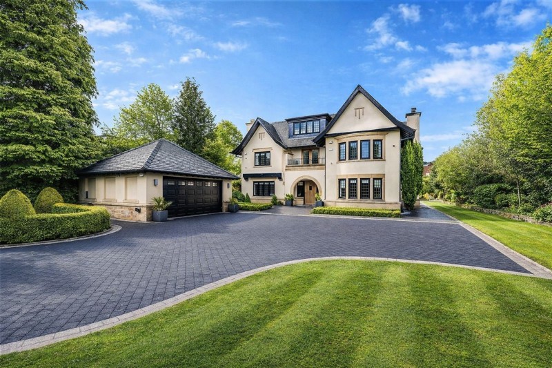 Park Lane, Hale, WA15