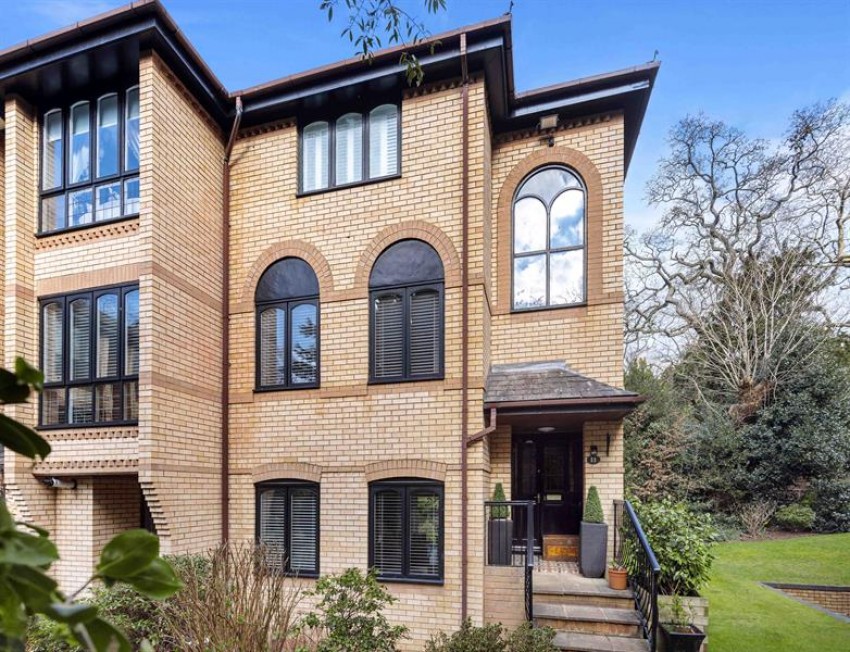 Images for Chomlea, Devisdale Road, Bowdon - Includes Garage