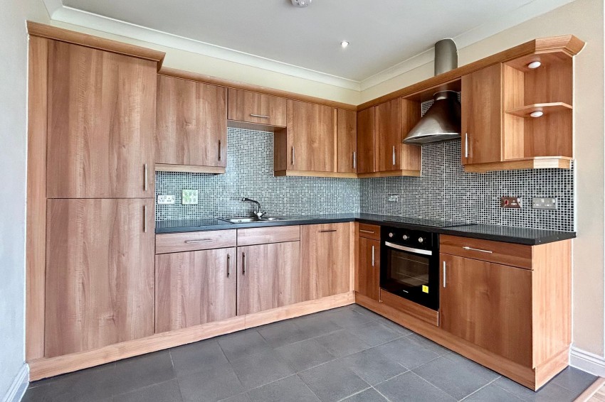 Images for Lauriston Close, Crown House, M22