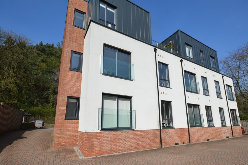 Images for Buxton Road West, Disley