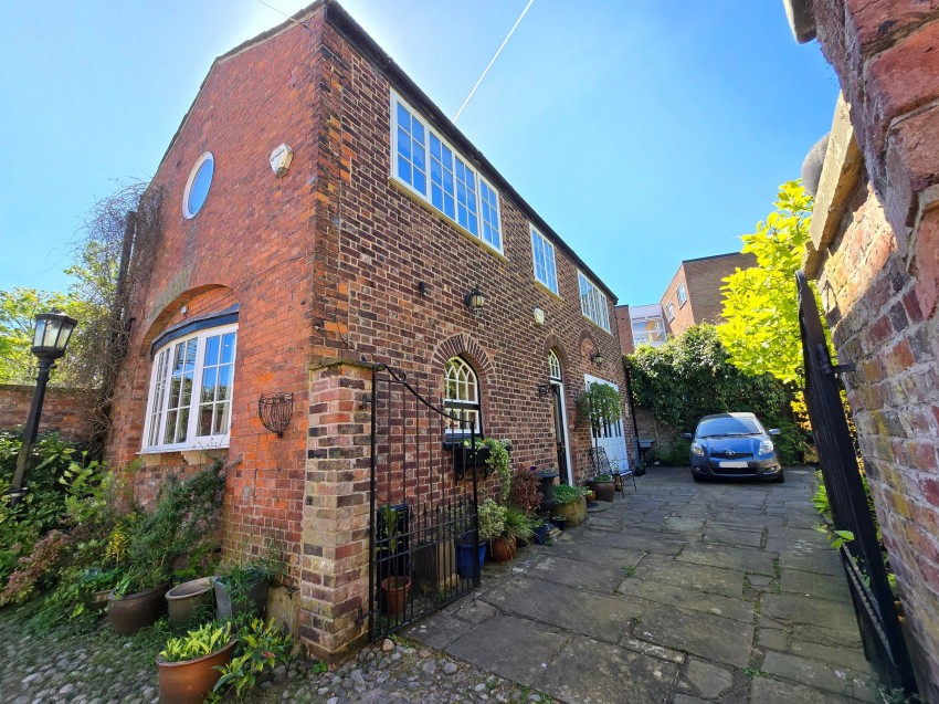 Images for The Mount, Altrincham, WA14