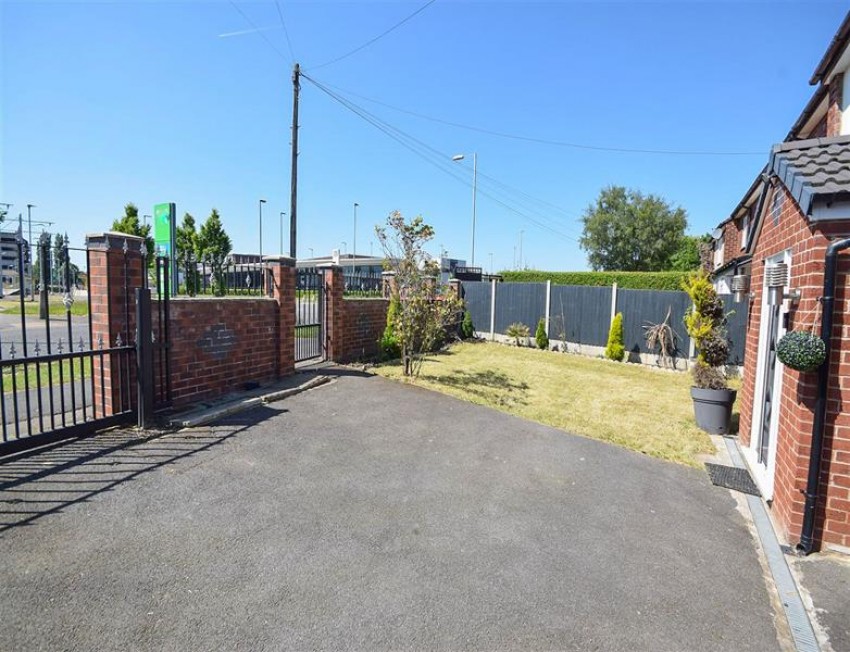 Images for Poundswick Lane, Wythenshawe