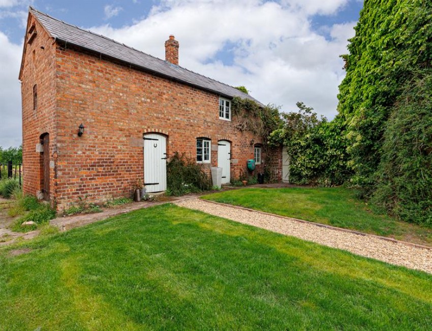 Wrexham Road, Faddiley, Nantwich, 4 bedroom, Detached