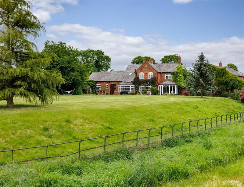 Wrexham Road, Faddiley, Nantwich, 4 bedroom, Detached