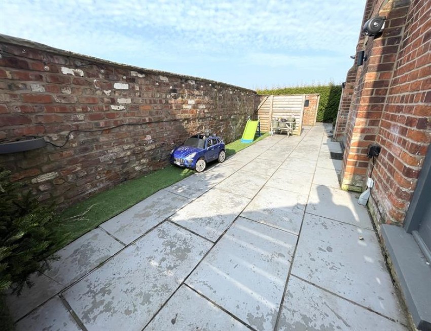 Images for Pear Tree Farm Barns, Chelford Road, Marthall