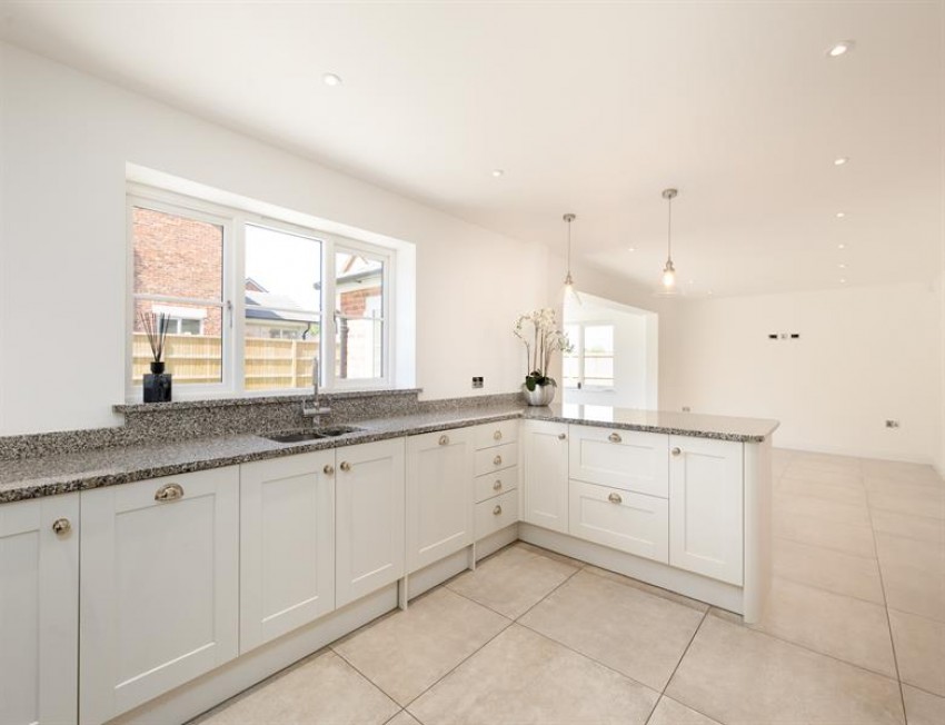 Images for Elegant modern living at Larch House, Delamere