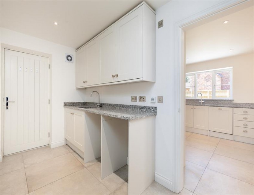 Images for Elegant modern living at Larch House, Delamere