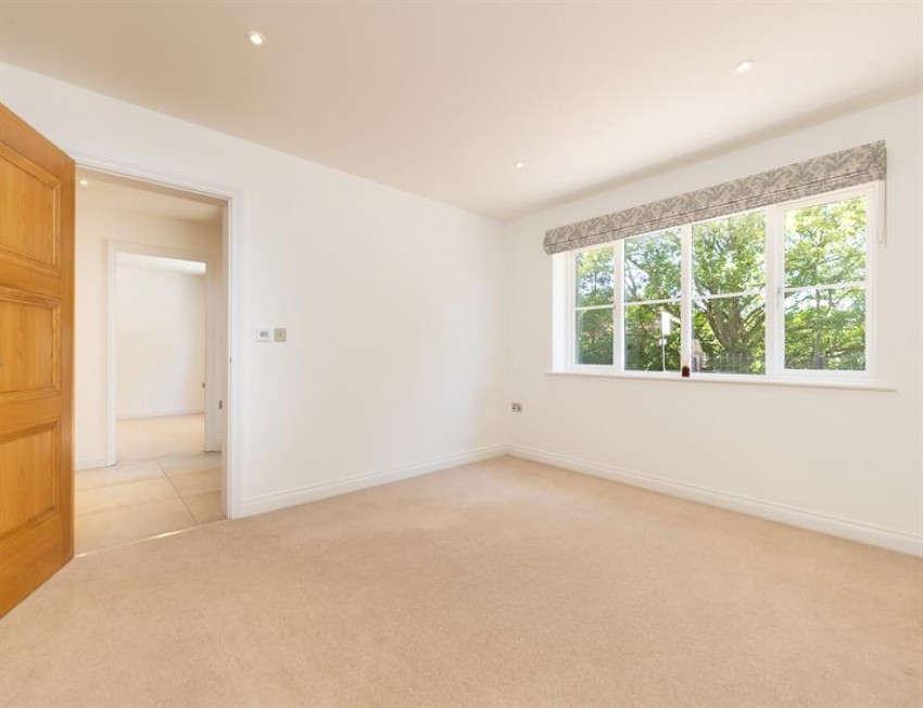 Images for Elegant modern living at Larch House, Delamere