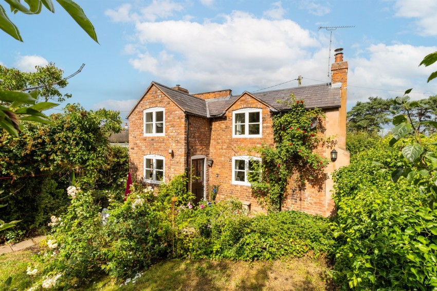 Images for THE SQUARE - beautiful detached cottage in semi rural hamlet 